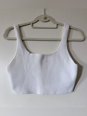 Babaton Scuplt Knit Crop Top